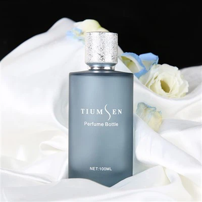 Vērts smaržu pudelīte